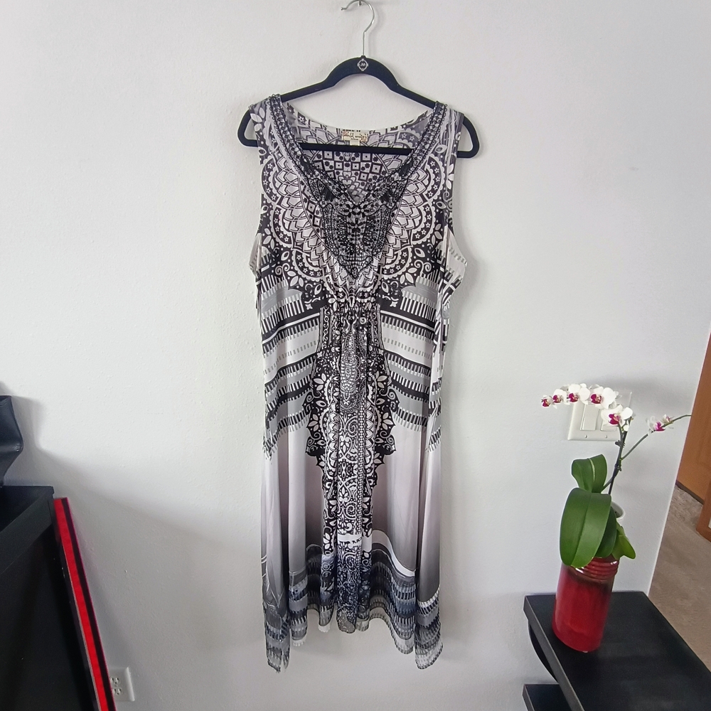 World Unity Dress Womens 1X Black White Boho Sleeveless Midi Stretch Flowy